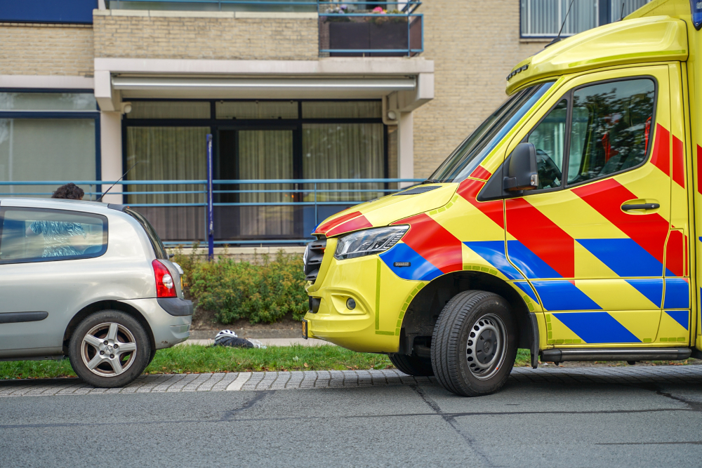 Wielrenner gewond bij botsing met auto op grens van Haren en Paterswolde